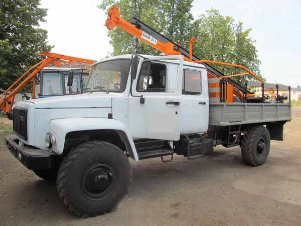 Бурильно-крановая машина